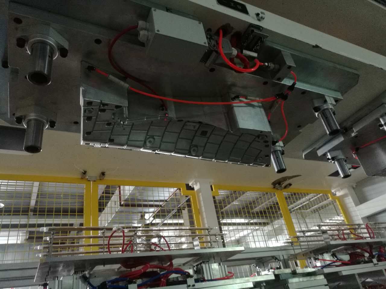 熱壓復(fù)合機(jī)